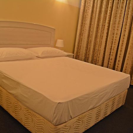 דובאי Queen'S Hotel מראה חיצוני תמונה